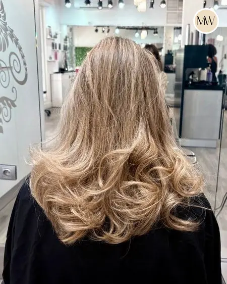 Brushing volume, blond miel — Salon MW Coiffure, Saint-Gilles-les-Bains, La Réunion