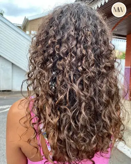 Boucles naturelles définies, cheveux longs — Salon MW Coiffure, Saint-Gilles-les-Bains, La Réunion